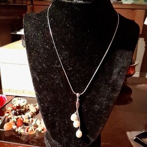 925 Silver Necklace With 3 Fresh Water Pearls.